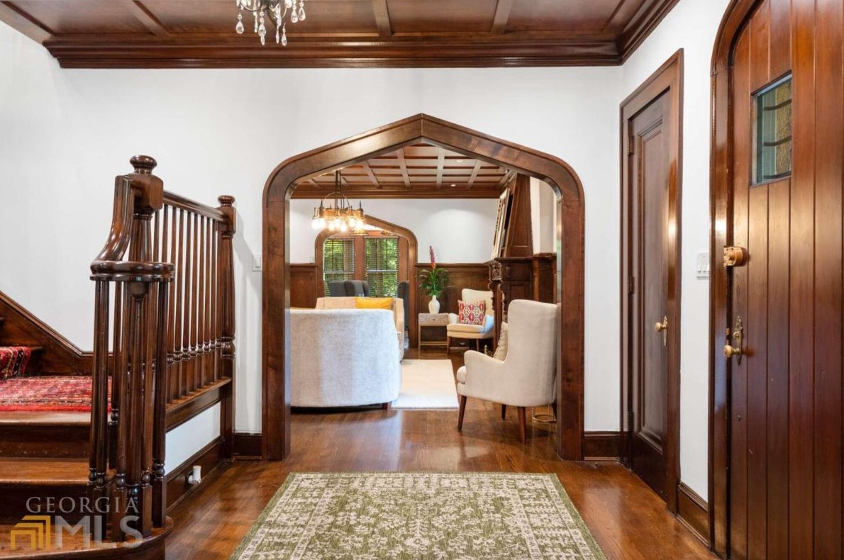 2665 Northside Dr, Atlanta GA  30305-3515 exterior