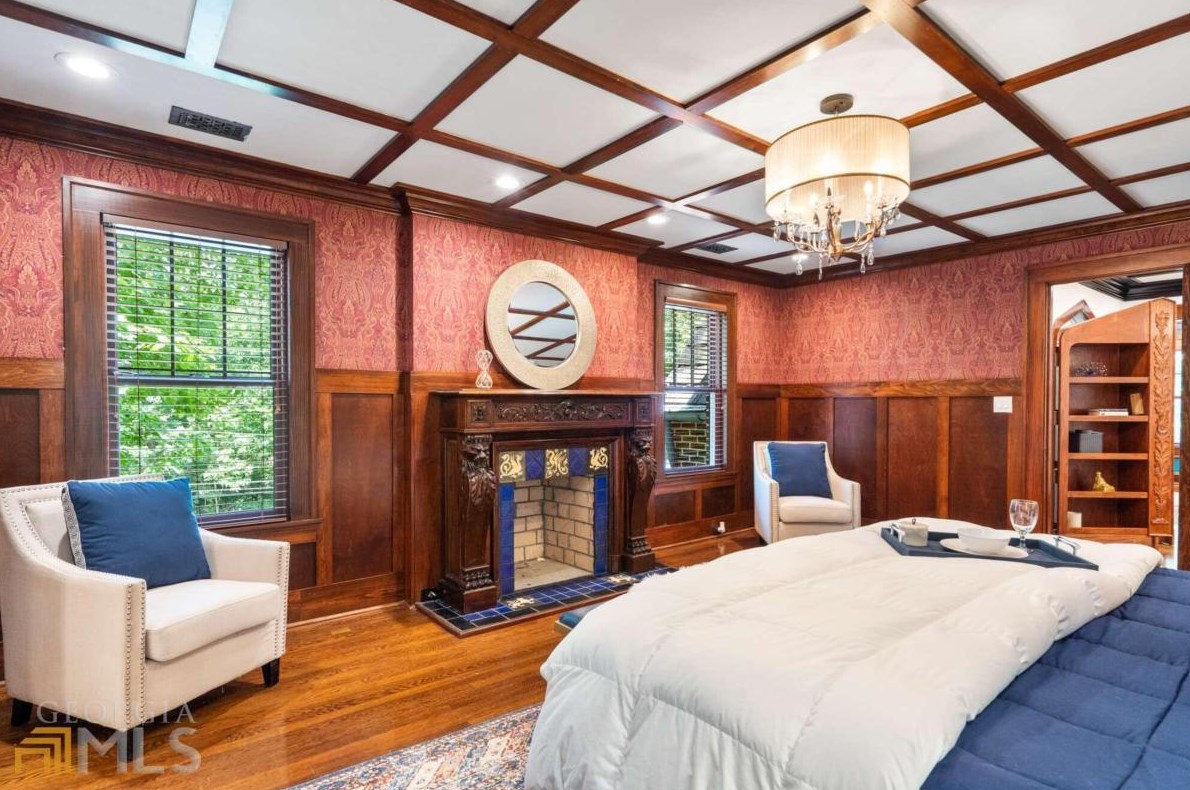 2665 Northside Dr, Atlanta GA  30305-3515 exterior