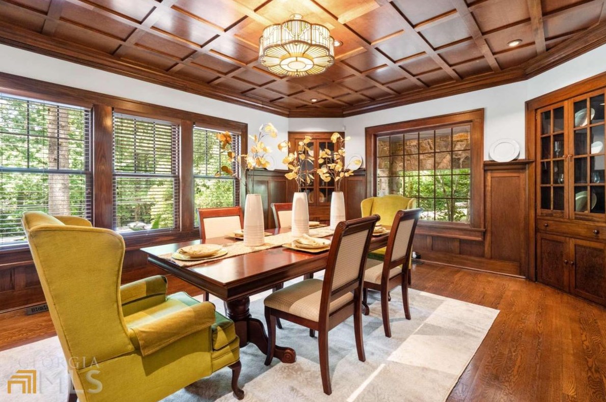 2665 Northside Dr, Atlanta GA  30305-3515 exterior