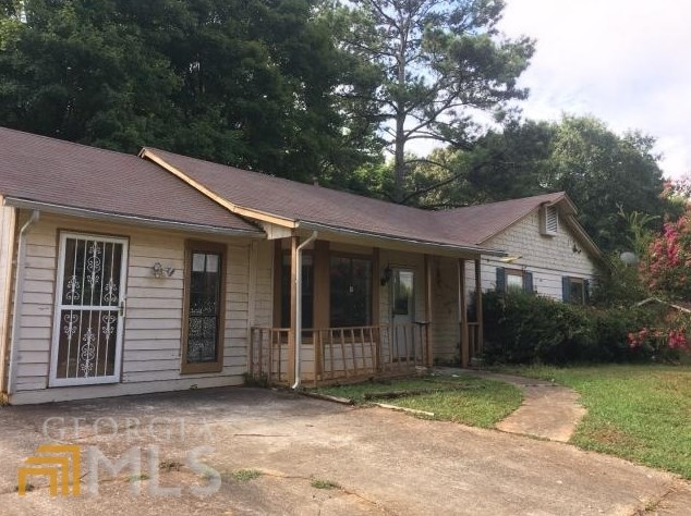 3825 Skidmore Dr, Decatur GA  30034-5835 exterior