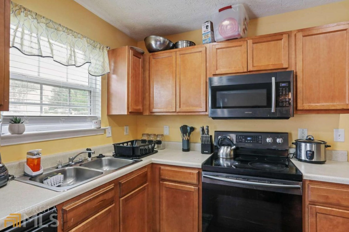 4999 Wexford Trl, Atlanta GA  30349-8902 exterior