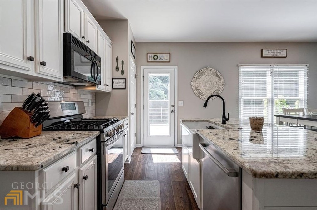 70 Homestead Dr, Dallas GA  30157-4626 exterior