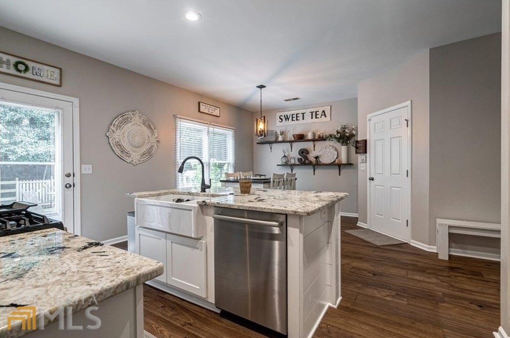 70 Homestead Dr, Dallas GA  30157-4626 exterior