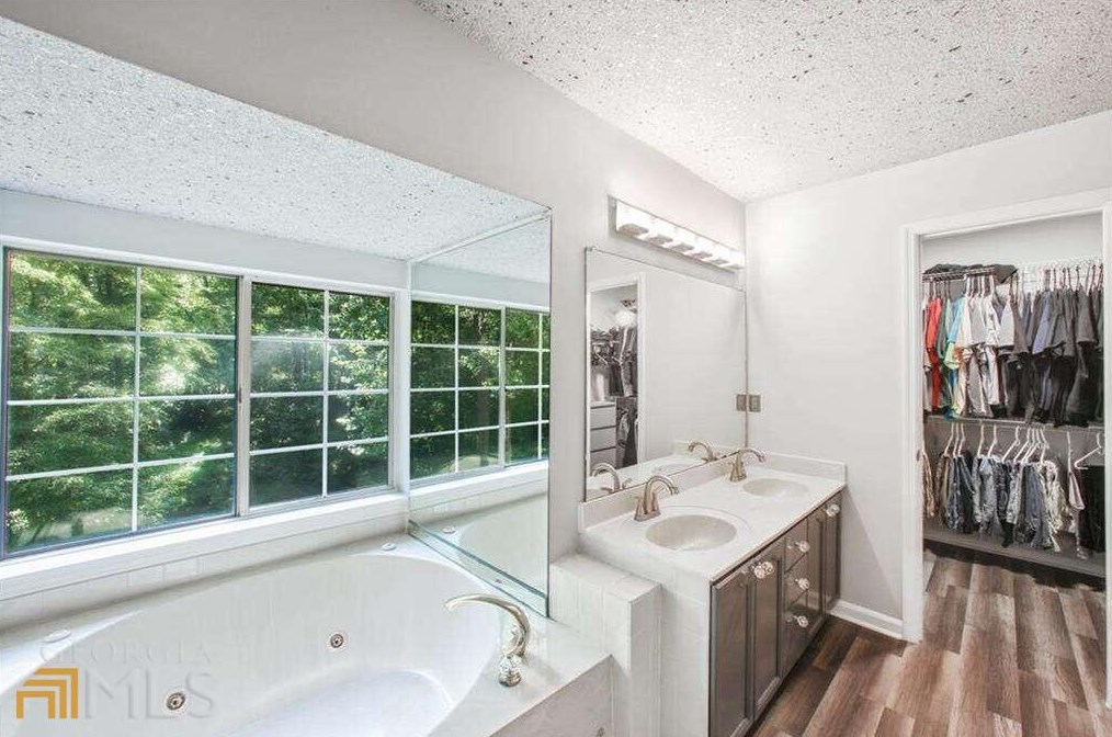 145 Shadybrook Ln, Atlanta GA 30331-7296 exterior