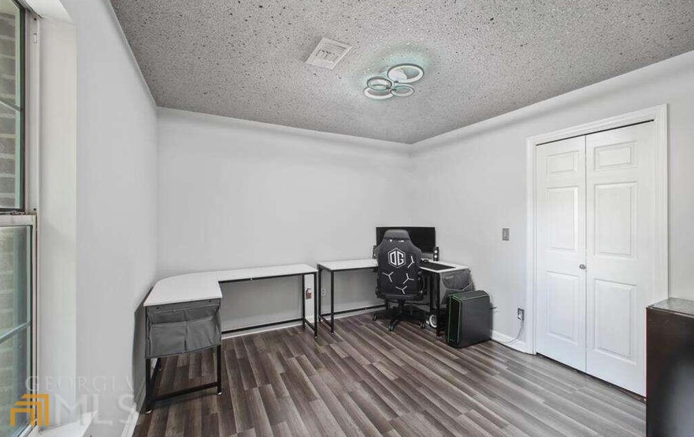 145 Shadybrook Ln, Atlanta GA 30331-7296 exterior