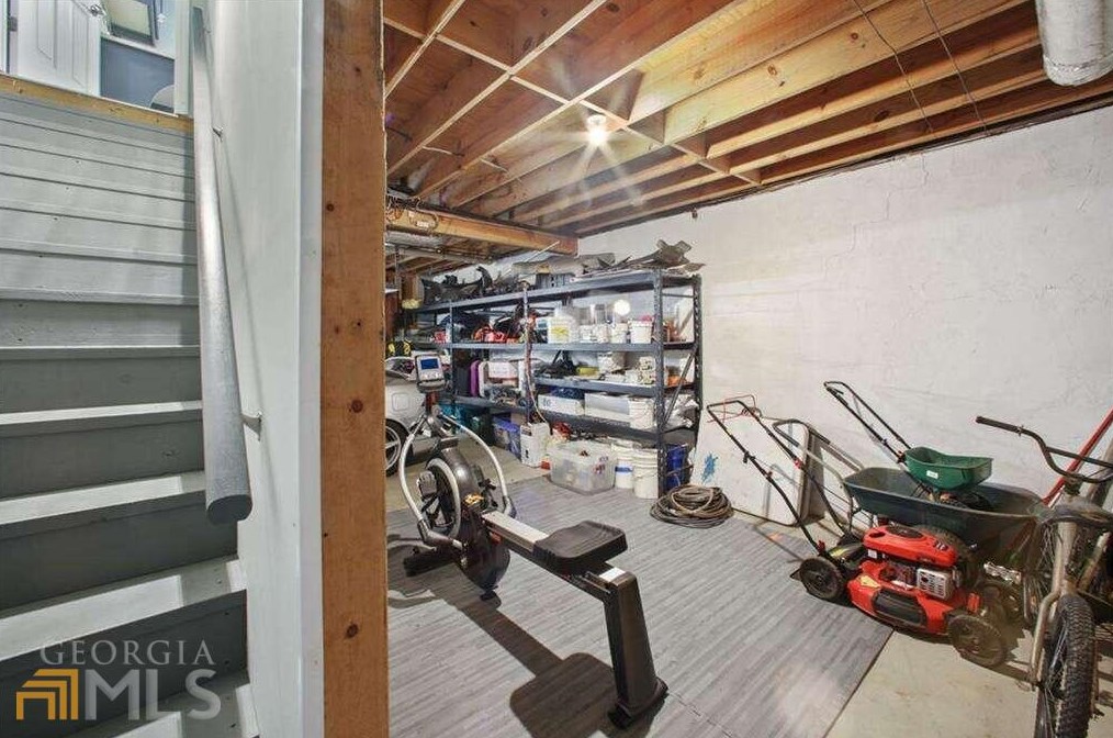 145 Shadybrook Ln, Atlanta GA 30331-7296 exterior