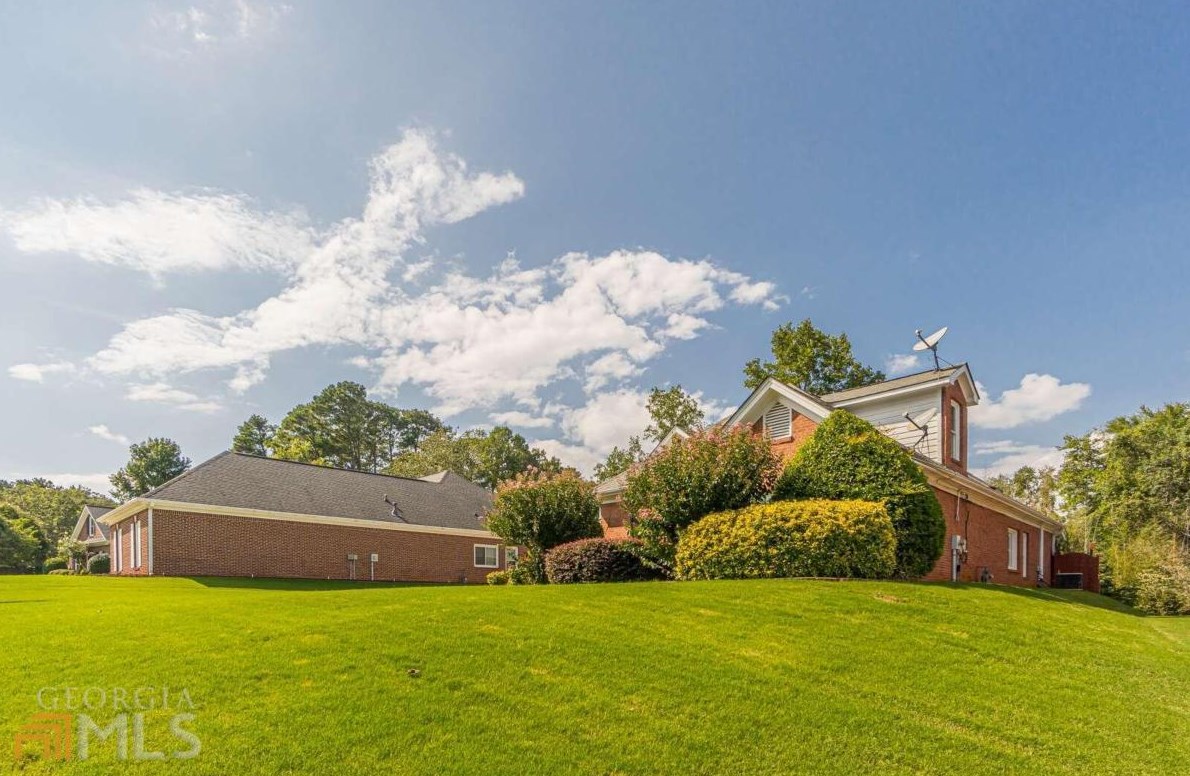 1435 Home Place Dr, Lawrenceville GA  30043-7098 exterior