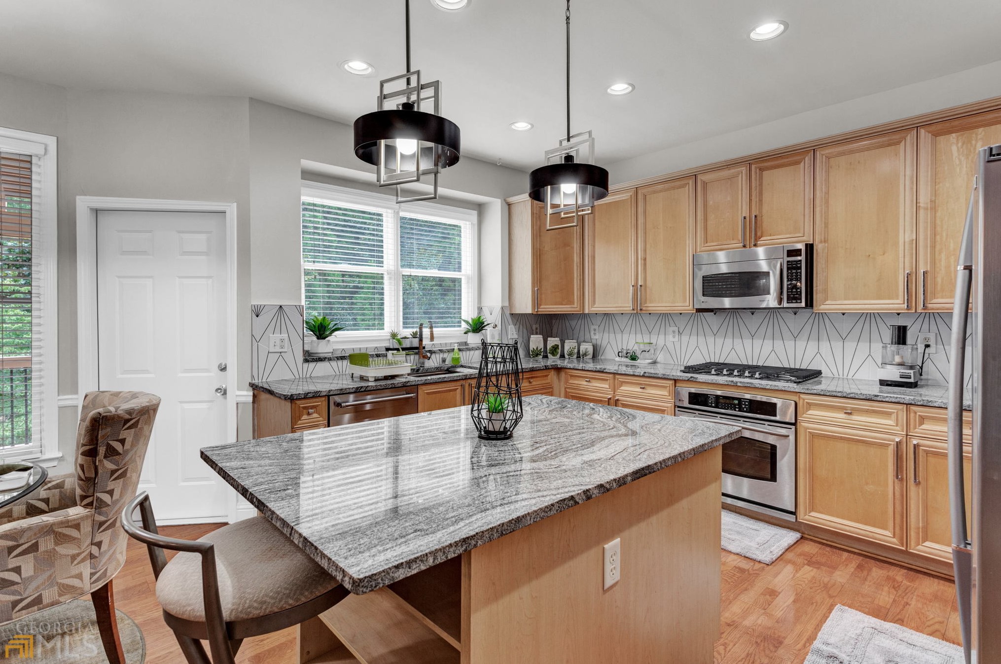 1539 Reserve Cir, Decatur GA  30033-1538 exterior