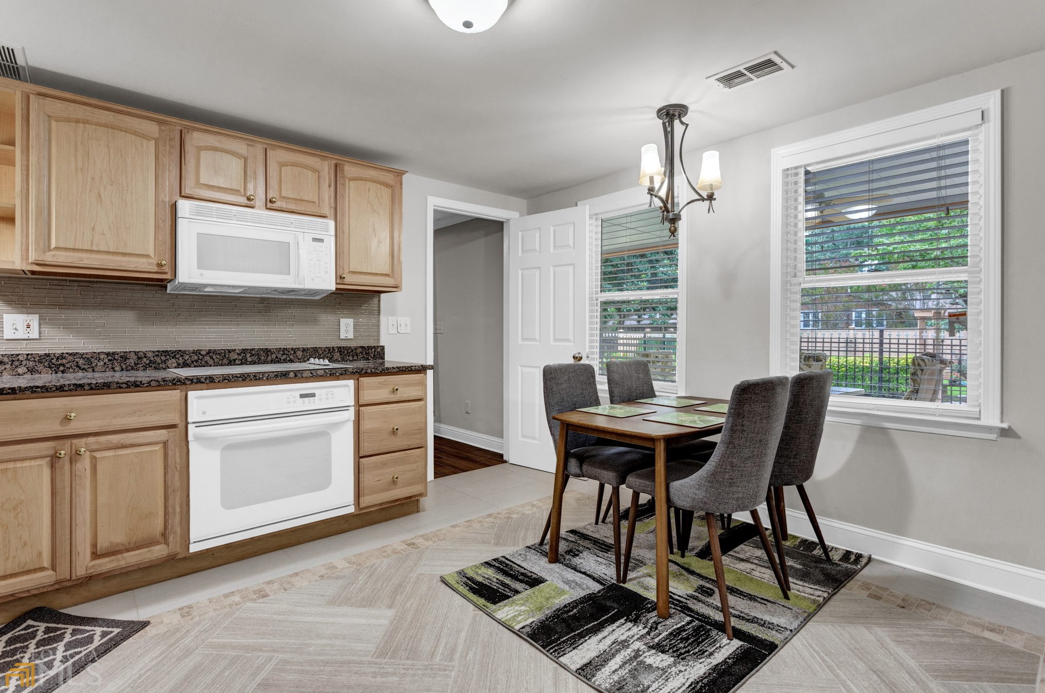 1539 Reserve Cir, Decatur GA  30033-1538 exterior