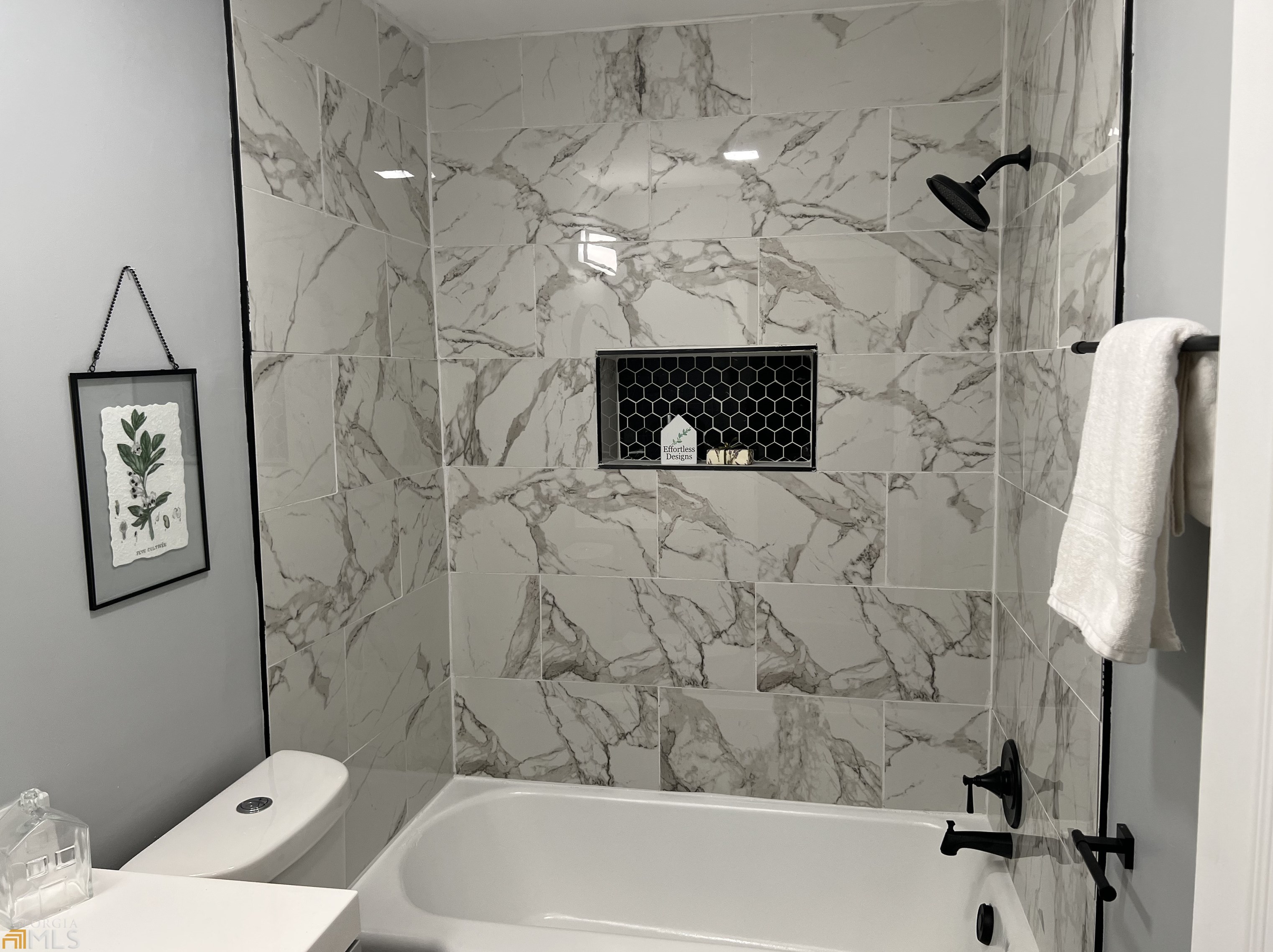 2984 Peek Rd, Atlanta GA  30318-6077 exterior