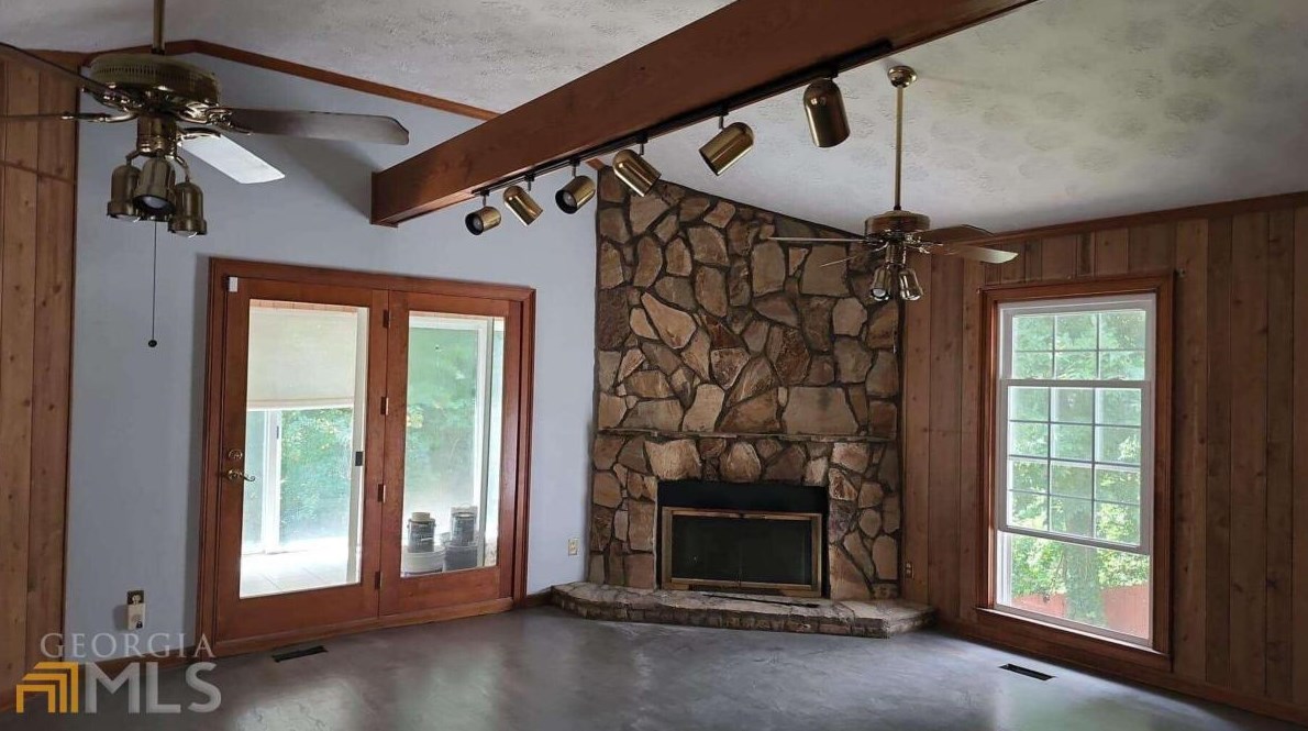 2984 Peek Rd, Atlanta GA  30318-6077 exterior