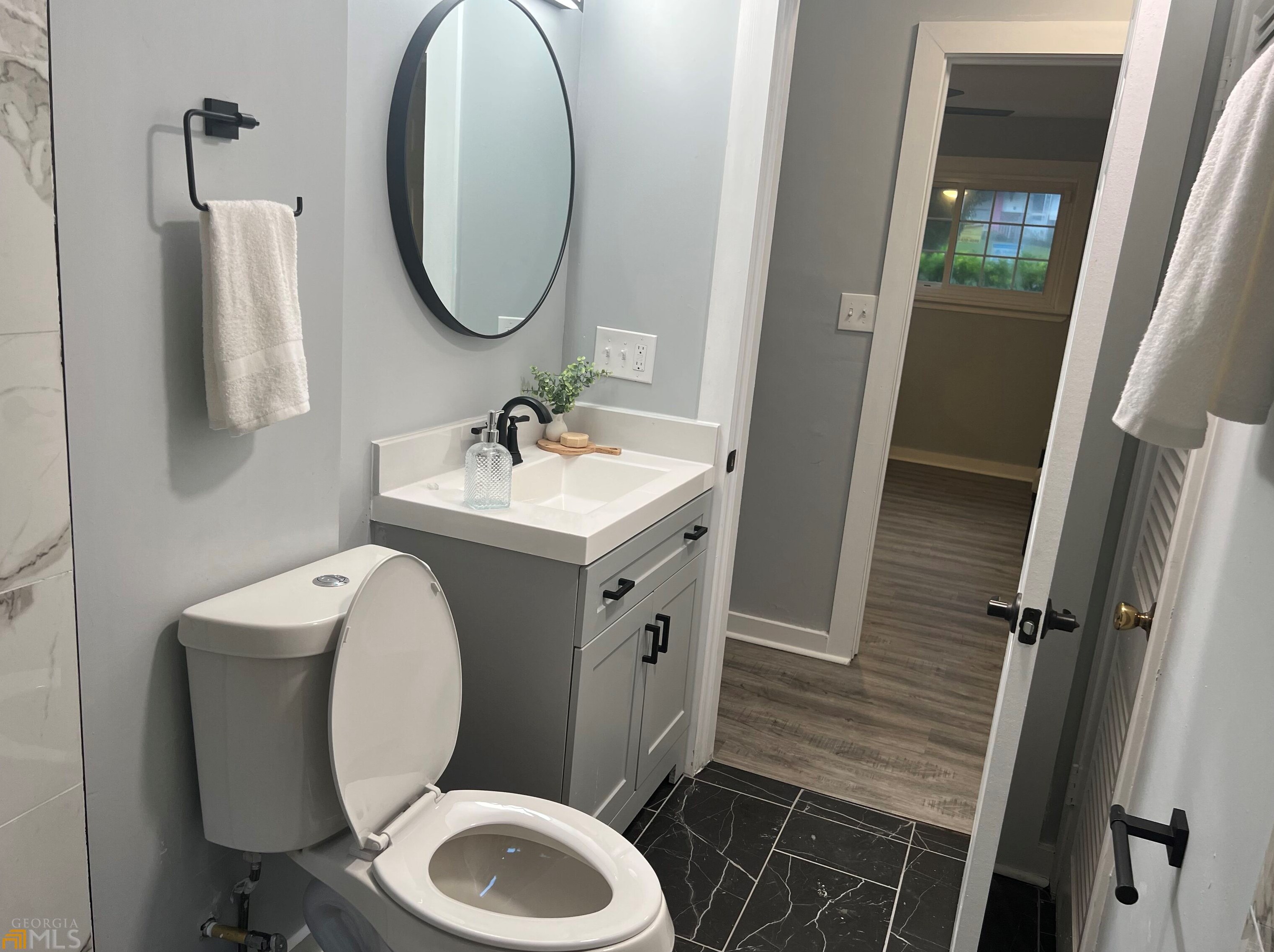 2984 Peek Rd, Atlanta GA  30318-6077 exterior