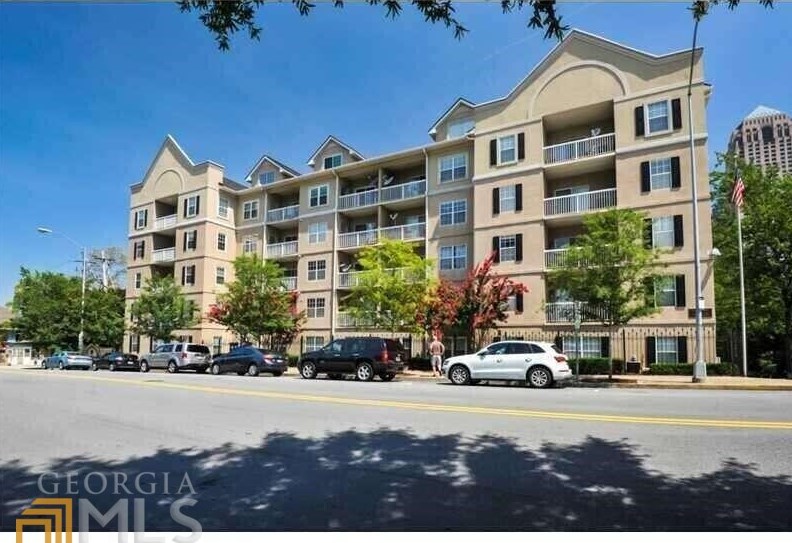 1075 Peachtree Walk, Atlanta GA  30309-4404 exterior