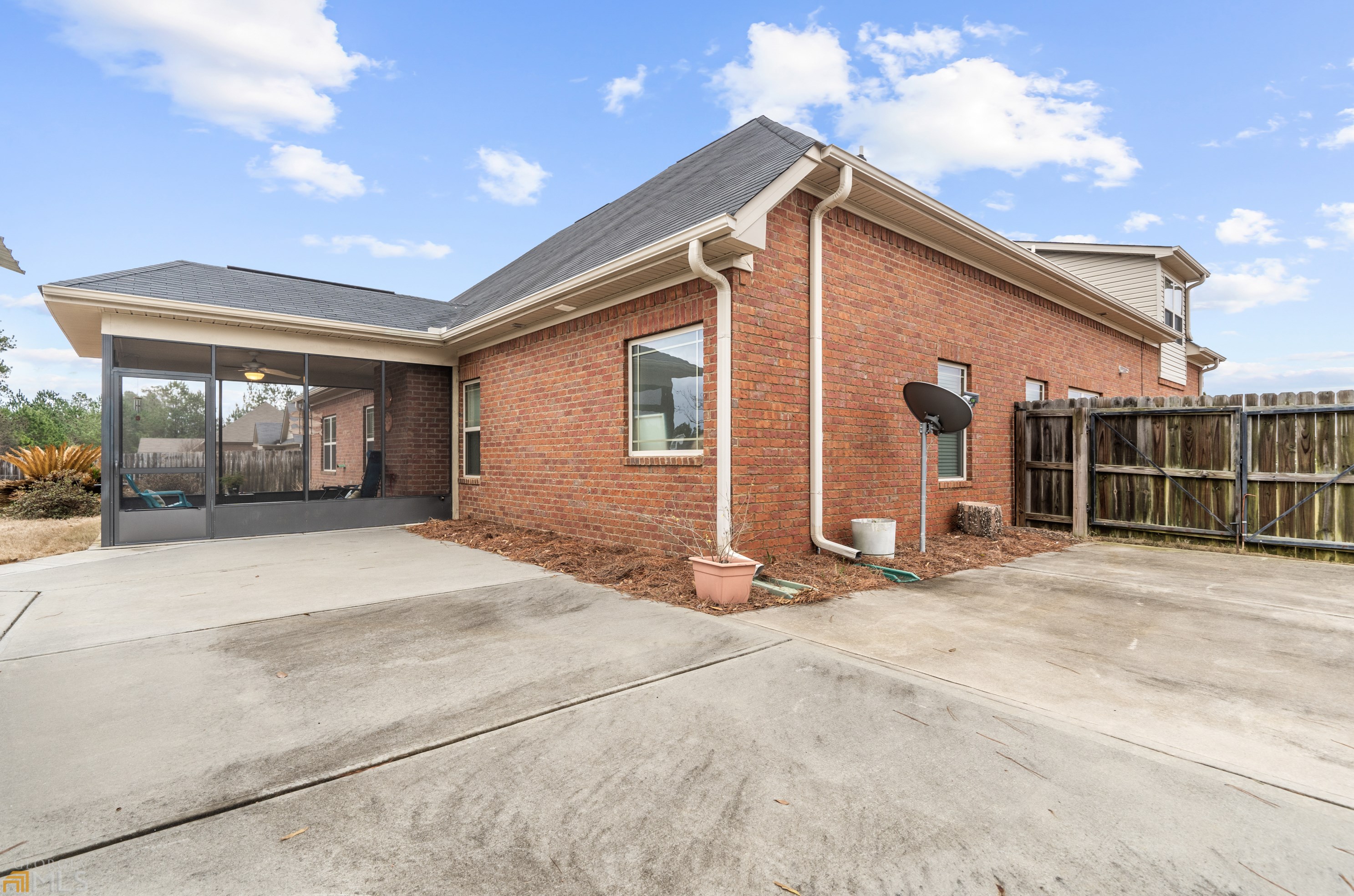 263 Golden Ocala Blvd, Macon GA  31216-7457 exterior