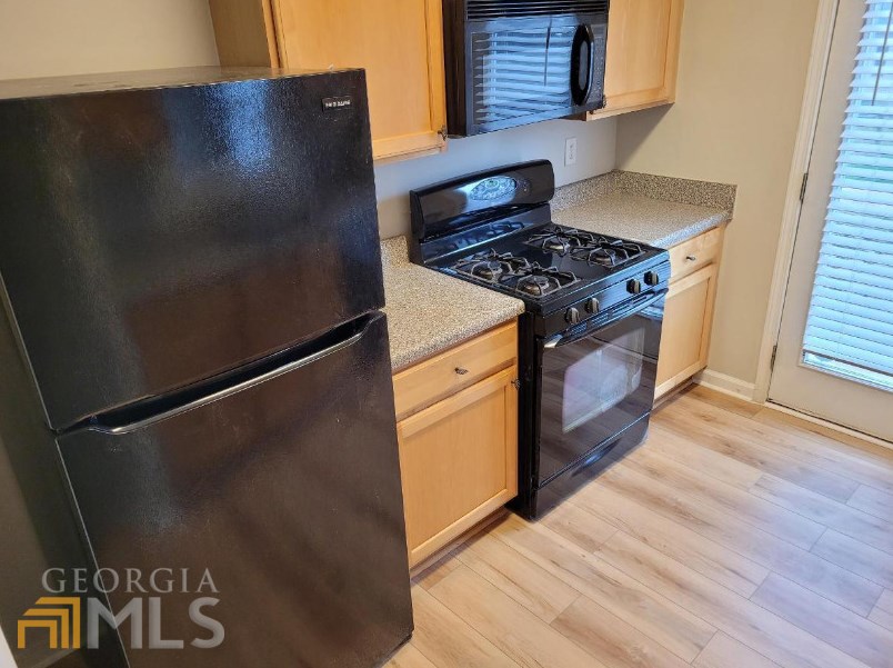 6356 Shoreview Cir, Flowery Branch GA  30542-7601 exterior