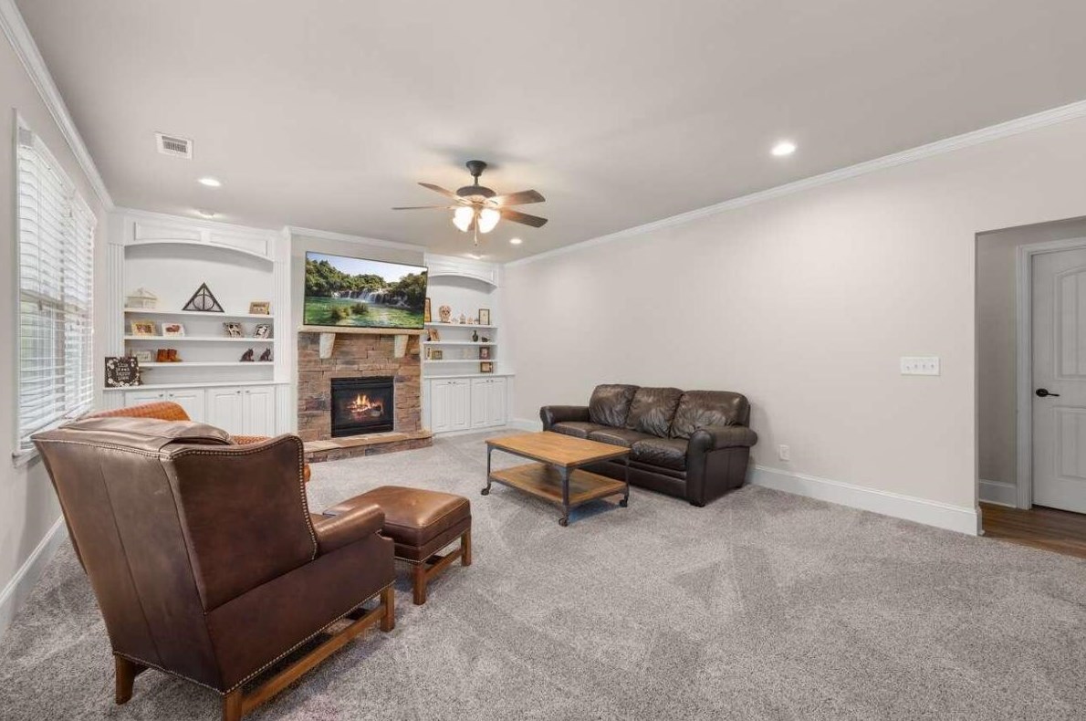 6547 Lemon Grass Ln, Flowery Branch GA  30542-5098 exterior