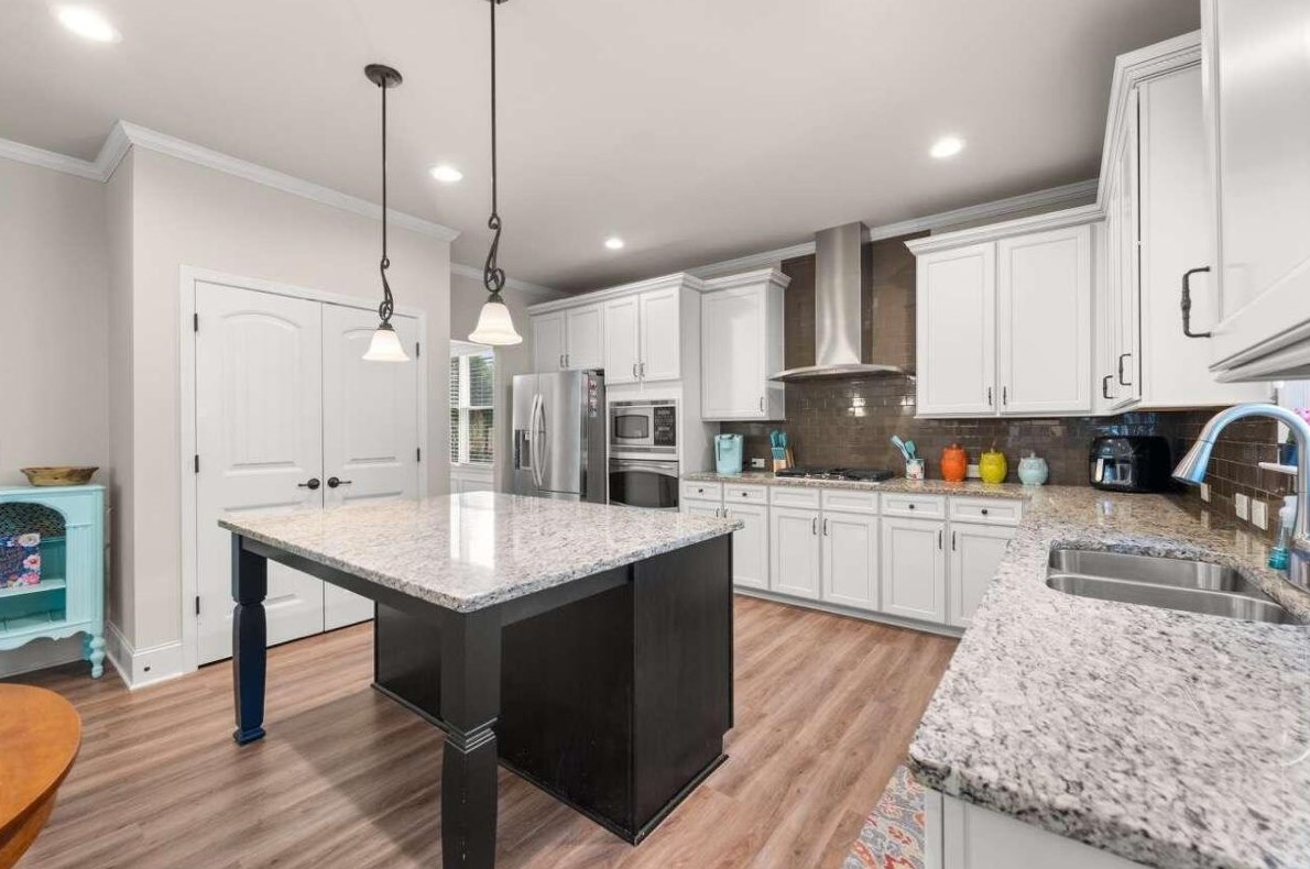 6547 Lemon Grass Ln, Flowery Branch GA  30542-5098 exterior