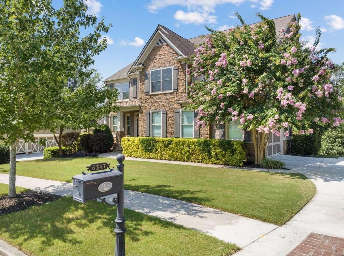 6547 Lemon Grass Ln, Flowery Branch GA  30542-5098 exterior
