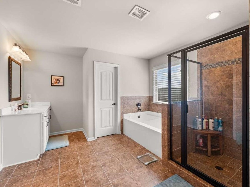 6547 Lemon Grass Ln, Flowery Branch GA  30542-5098 exterior