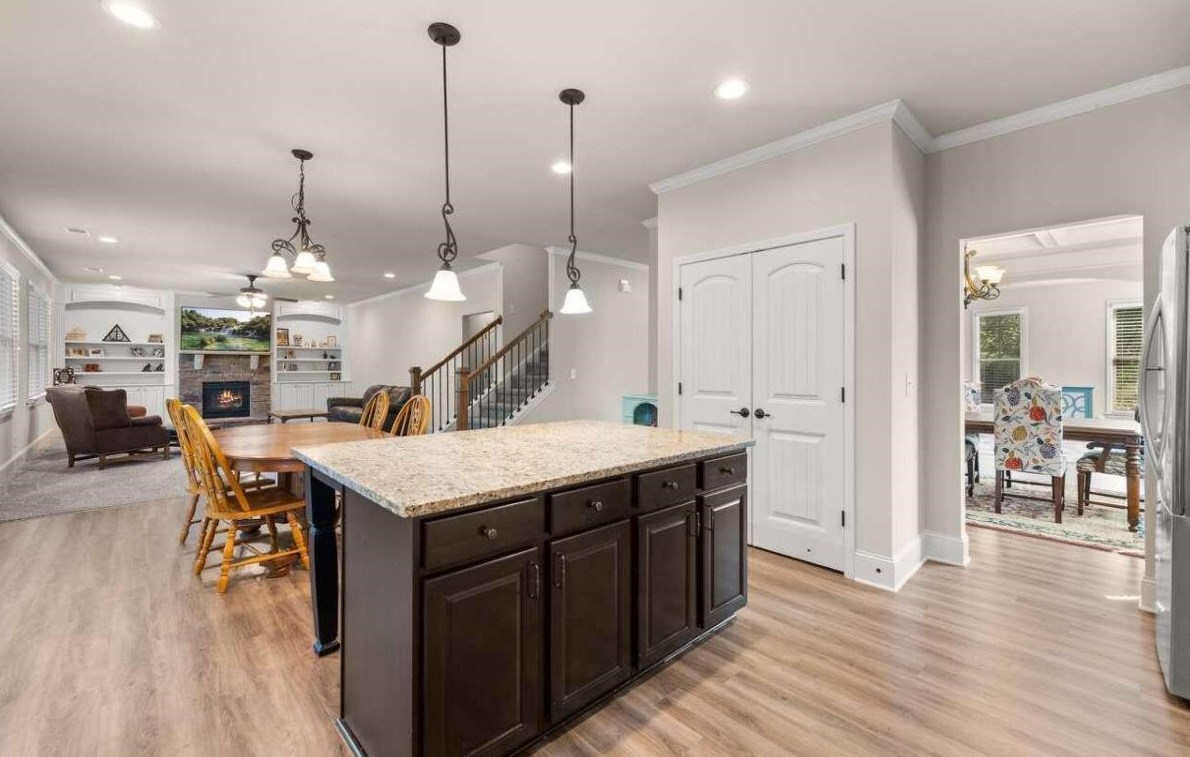6547 Lemon Grass Ln, Flowery Branch GA  30542-5098 exterior