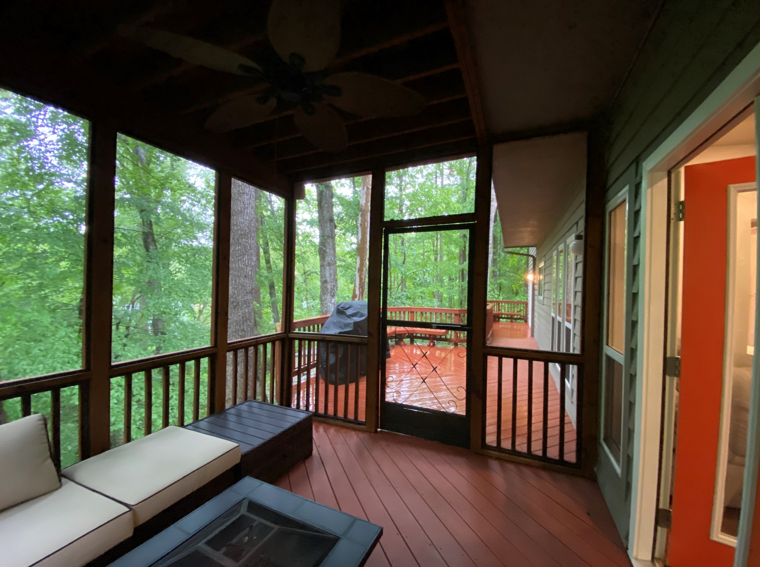220 Wessex Ct, Atlanta GA  30328-2664 exterior