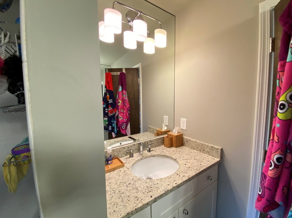220 Wessex Ct, Atlanta GA  30328-2664 exterior