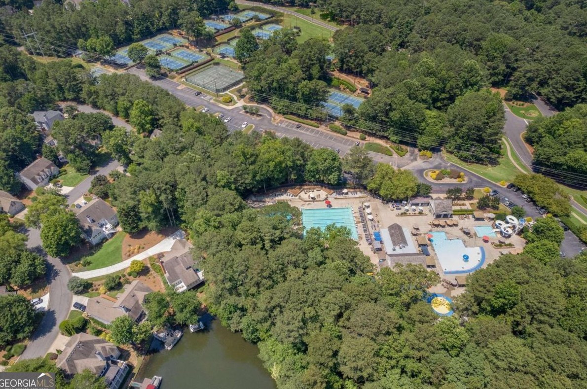 1000 Graystone Xing, Alpharetta GA  30005-7433 exterior