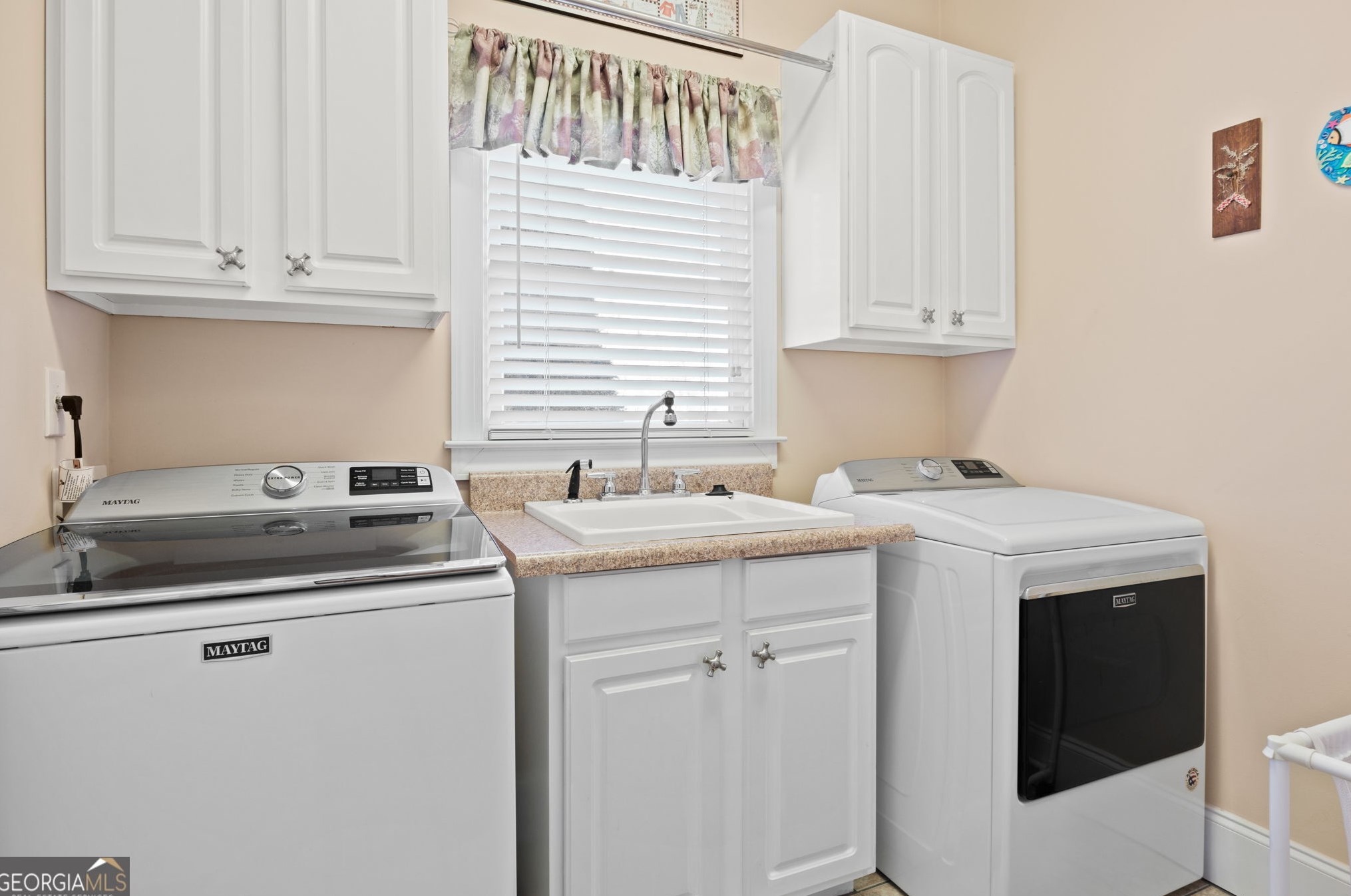 50 Inverness Way, Newnan GA  30265-1288 exterior