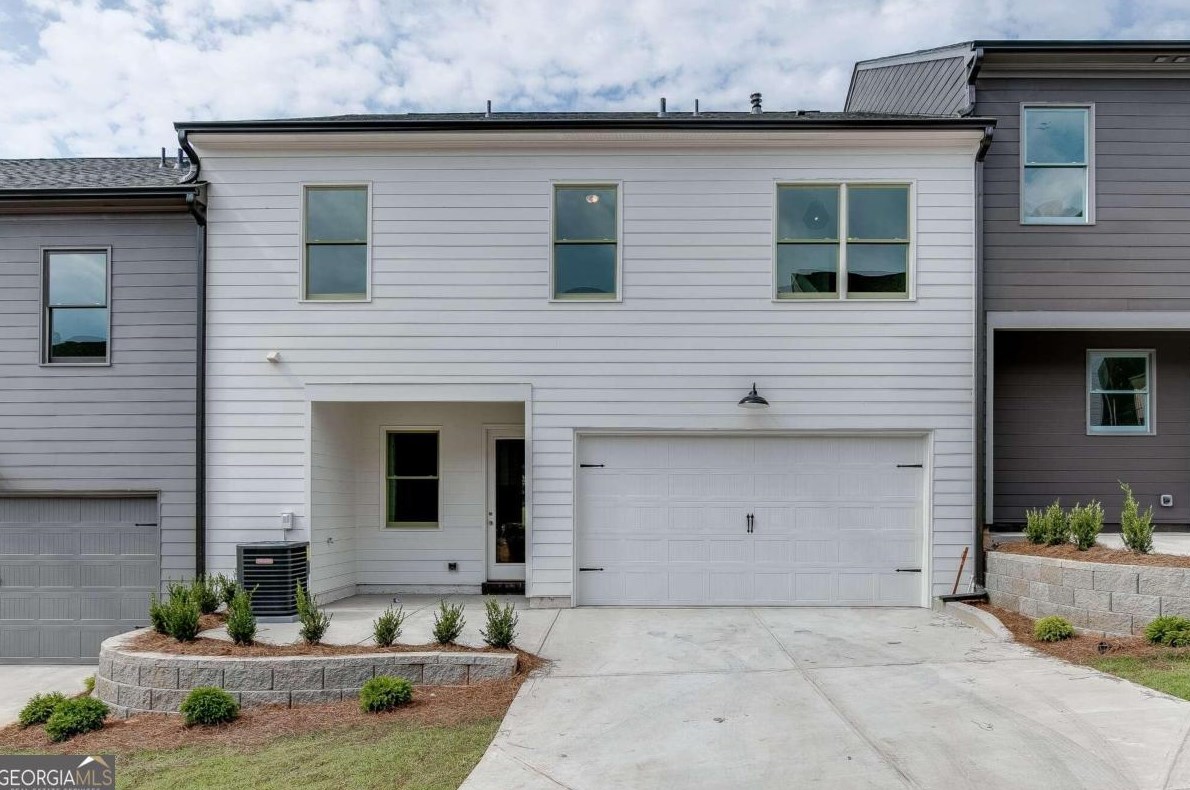 5635 Pine St, Flowery Branch GA  30542-3288 exterior