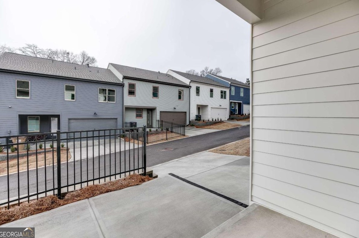 5631 Pine St, Flowery Branch GA  30542-3288 exterior