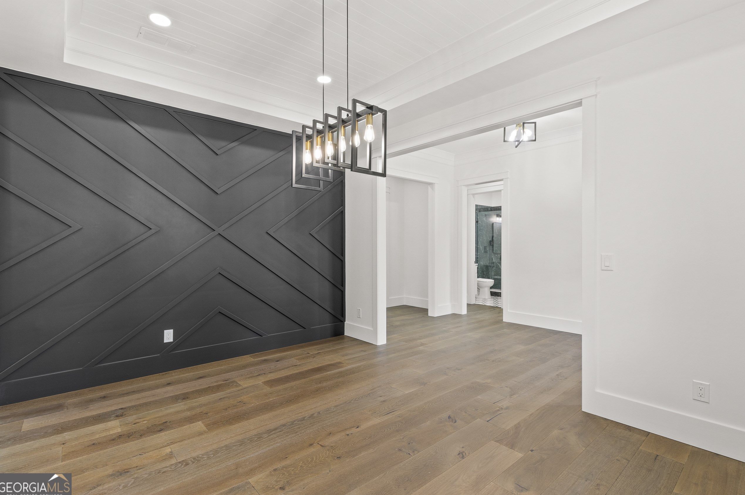 346 Crestview Cir, Roswell GA  30075-3823 exterior