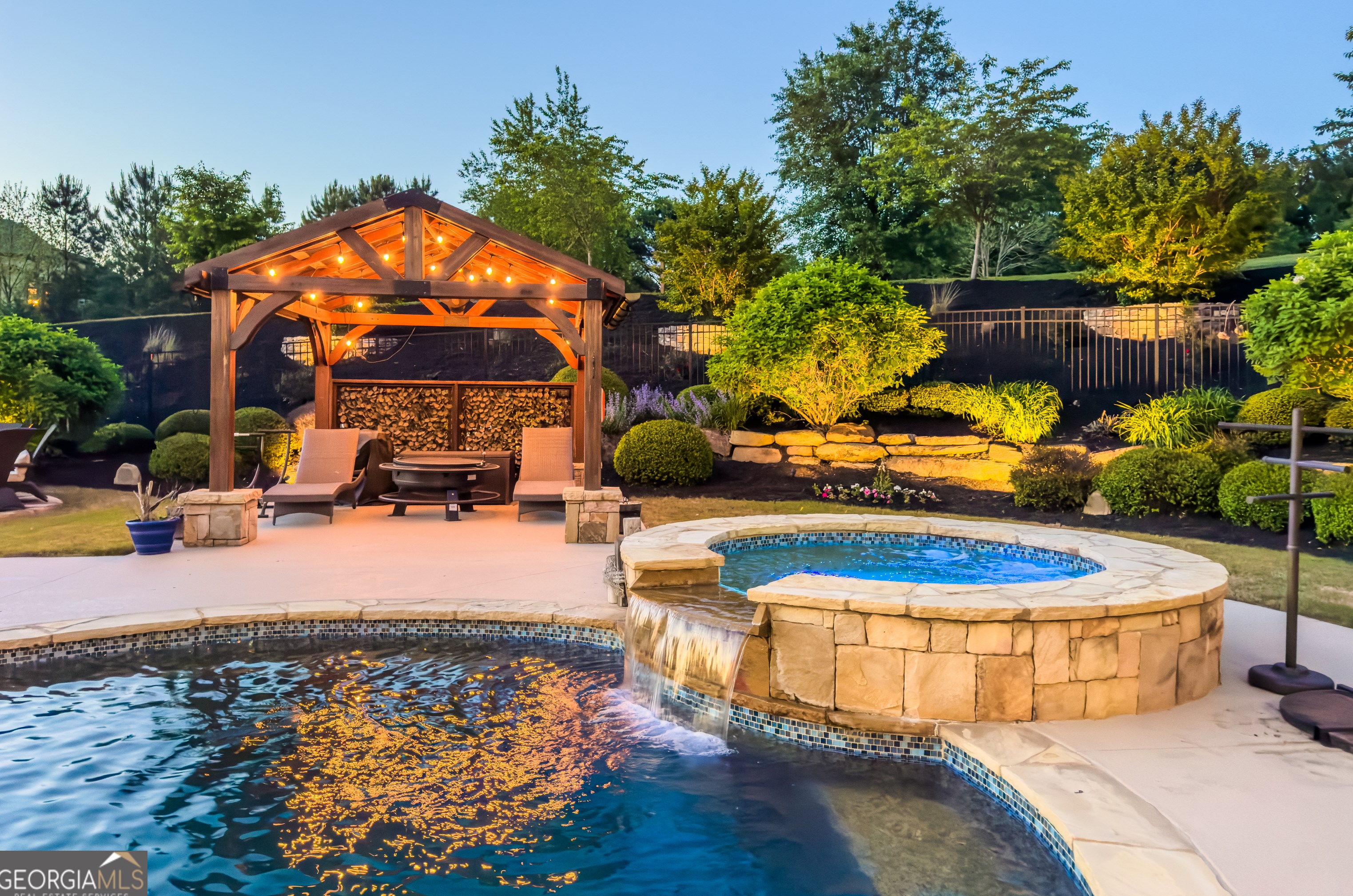 4722 Crestview Way, Flowery Branch GA  30542-3501 exterior