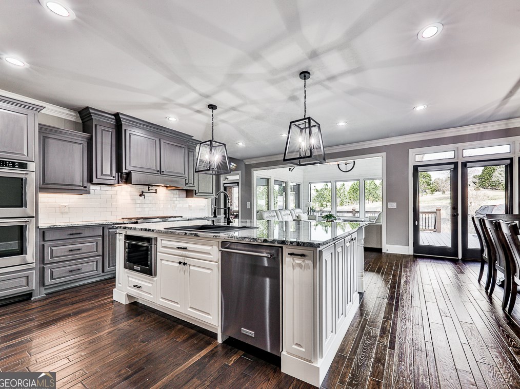 4722 Crestview Way, Flowery Branch GA  30542-3501 exterior
