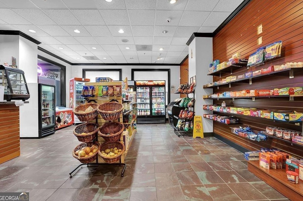 795 Hammond Dr, Atlanta GA  30328-5517 exterior