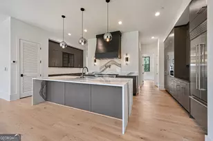 8200 Main St, Woodstock, GA 30188 - Photo 13