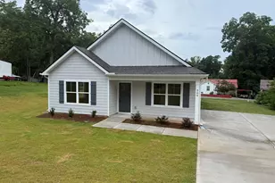 509 Cleveland St, West Point, GA 31833 - Photo 1