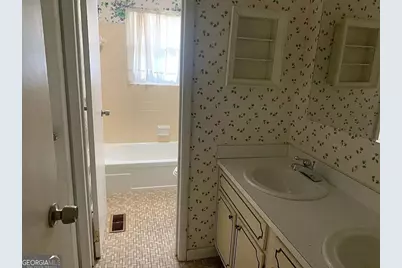 825 Forest Lake Drive S, Macon, GA 31210 - Photo 19