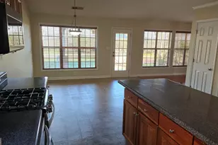 1006 Harbor View Ln, McDonough, GA 30252 - Photo 3