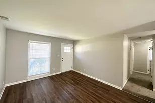 2566 NW Santa Barbara Dr, Atlanta, GA 30318 - Photo 3