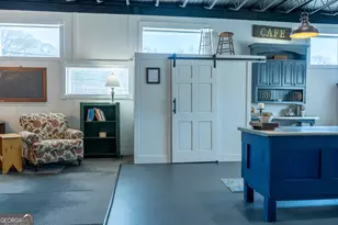 18 W Currahee St, Toccoa, GA 30577 - Photo 11