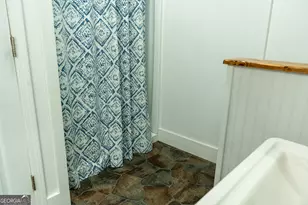 18 W Currahee St, Toccoa, GA 30577 - Photo 15