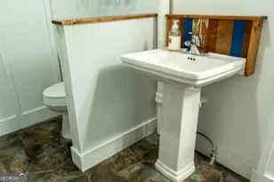 18 W Currahee St, Toccoa, GA 30577 - Photo 21