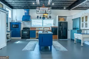 18 W Currahee St, Toccoa, GA 30577 - Photo 9