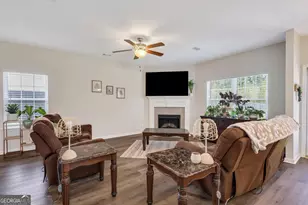 572 Brightleaf Cir, Hinesville, GA 31313 - Photo 5