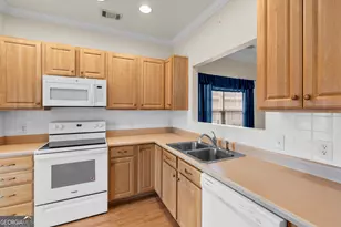 310 Pebble Beach Dr, Perry, GA 31069 - Photo 5