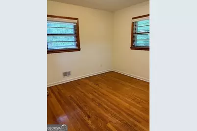 2560 Wood Valley Drive, East Point, GA 30344 - Photo 15