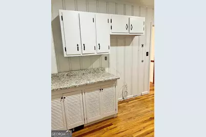 2560 Wood Valley Drive, East Point, GA 30344 - Photo 9