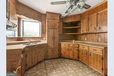 715 E Chappell Street, Griffin, GA 30223 - Photo 9