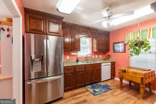 301 Willow Dr, Glennville, GA 30427 - Photo 7