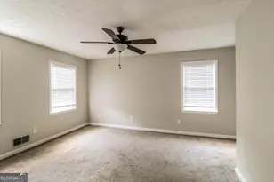 6024 S Deshon Ct, Lithonia, GA 30058 - Photo 9